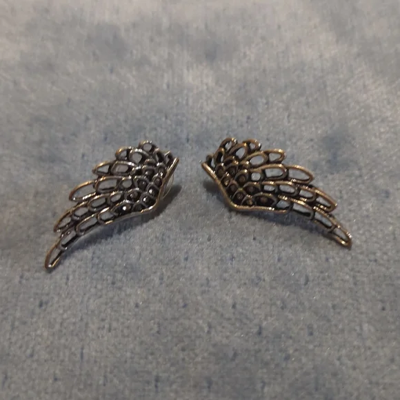 Earings - Picture 2 of 4